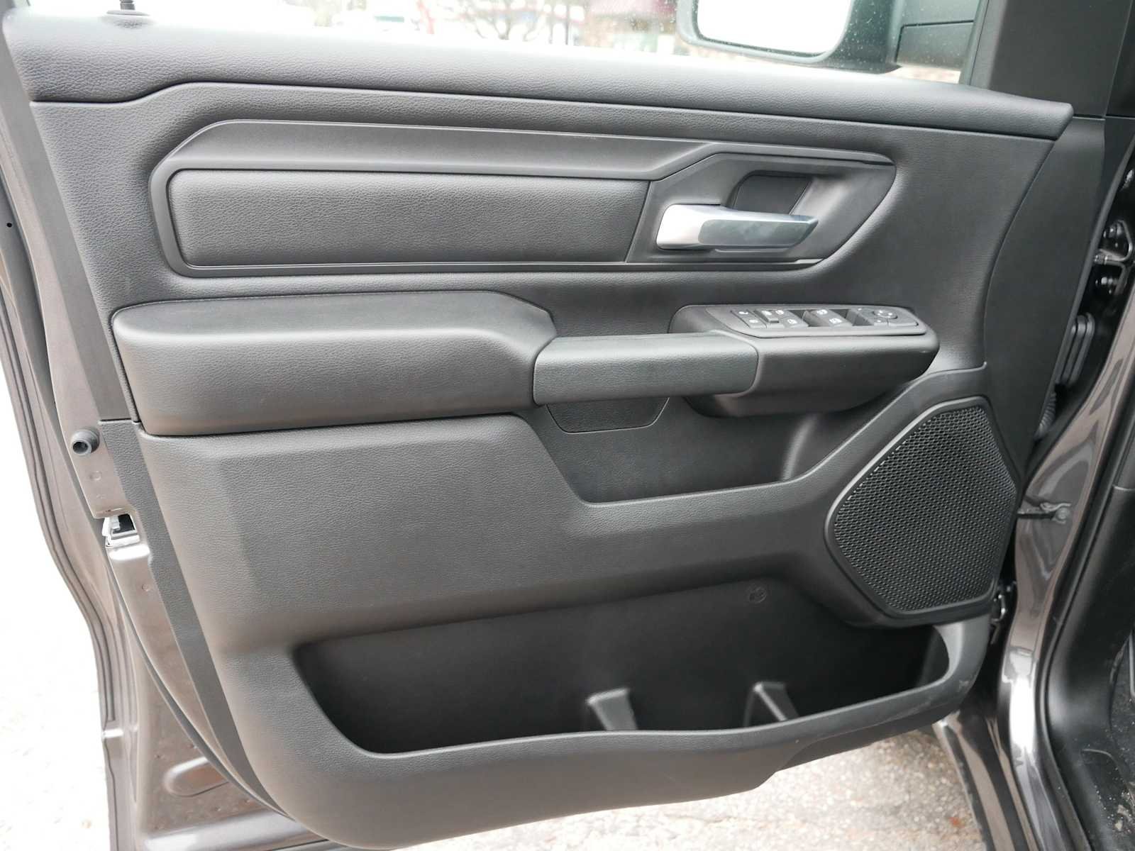 New 2026 Granite Crystal Metallic Clearcoat RAM Tradesman image 10