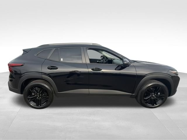 Used 2025 Black Chevrolet ACTIV image 9