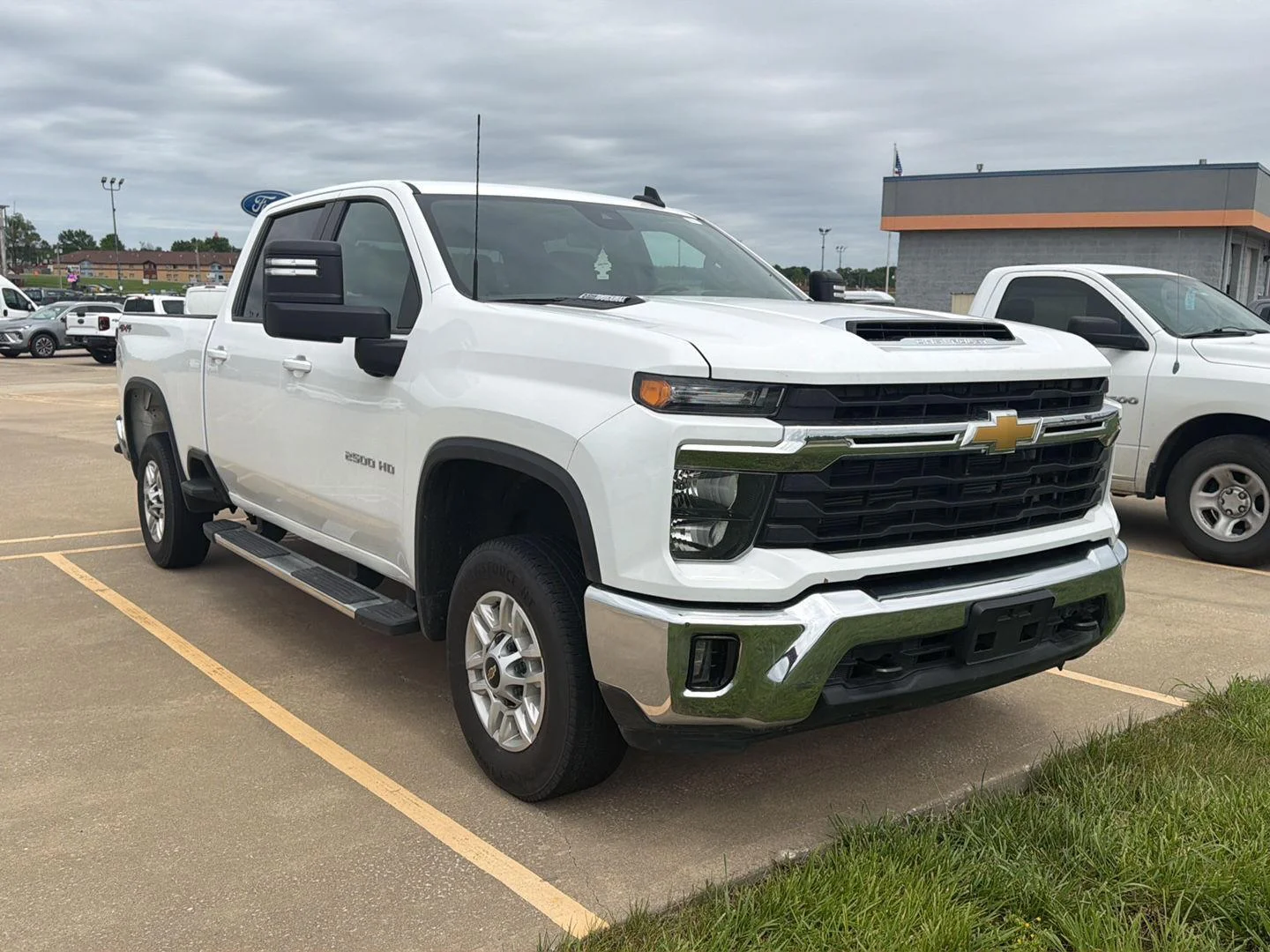 Used 2025 Chevrolet Silverado 2500HD LT with VIN 2GC1KNEY0S1229702 for sale in Kansas City