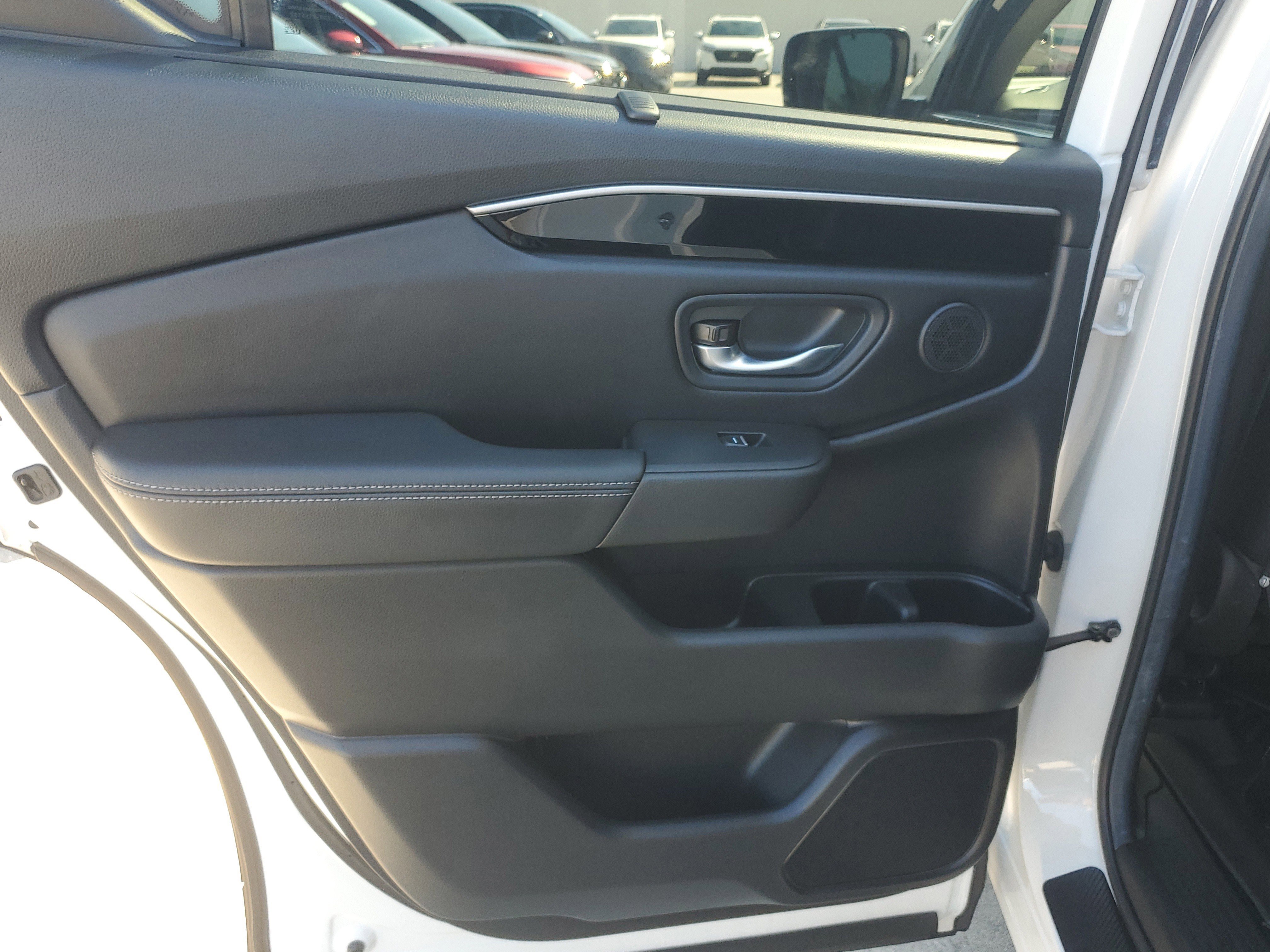 Used 2025 Platinum White Pearl Honda Touring image 12