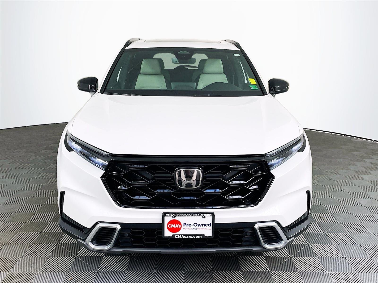 Used 2025 Platinum White Pearl Honda  image 2