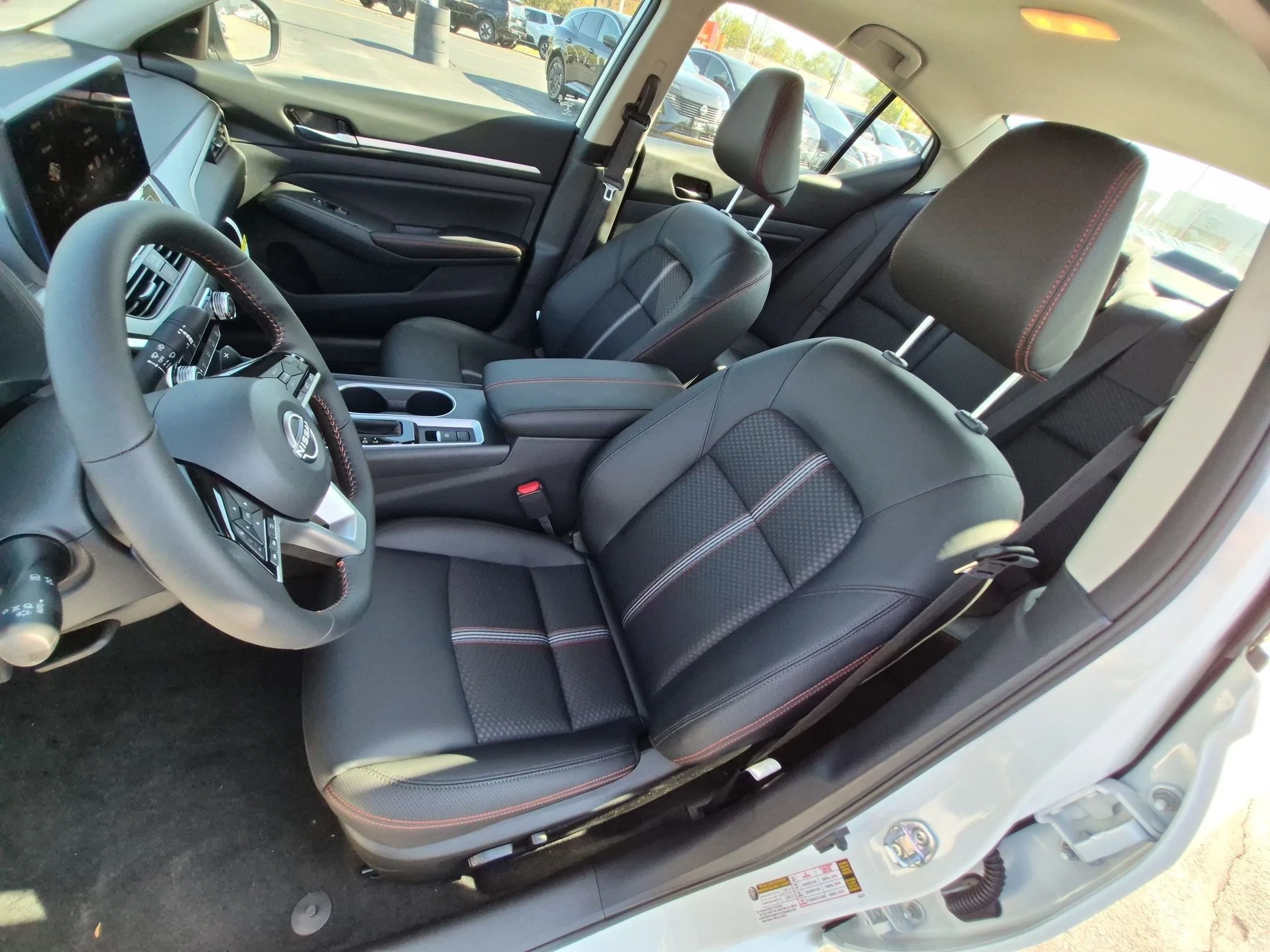 New 2026 Pearl White TriCoat / Super Black Two-tone Nissan SR image 12