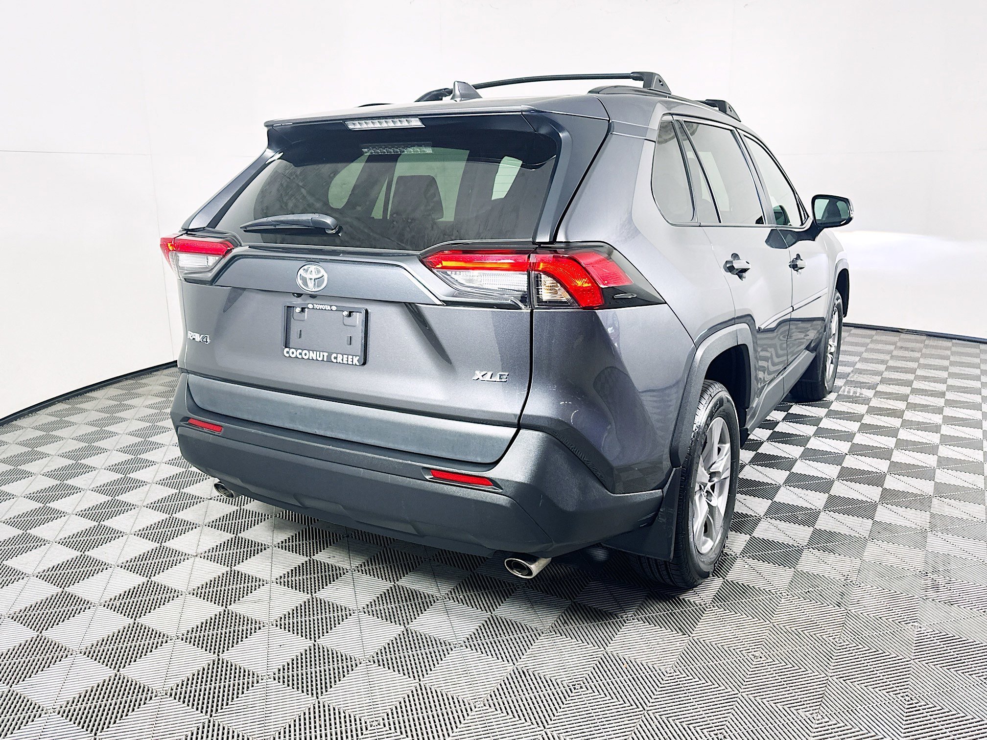 2023 Toyota RAV4 thumbnail 5