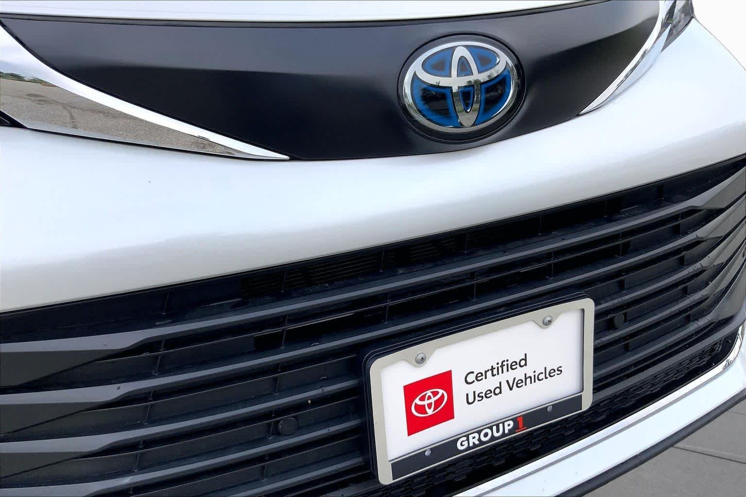 Used 2024 Wind Chill Pearl Toyota XLE image 29