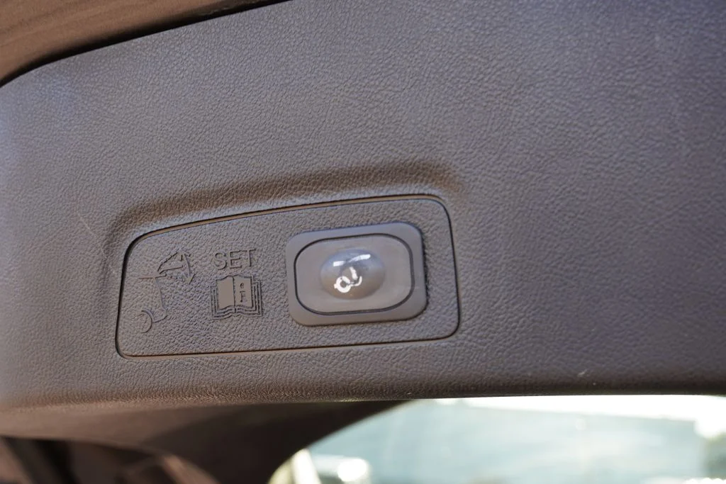 Certified Used 2017 Gray Lincoln Premiere image 21