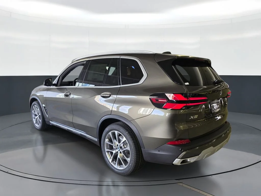 New 2026 Green BMW xDrive40i image 4