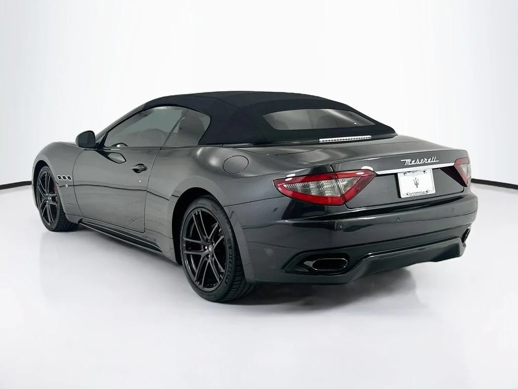 Used 2017 Grigio Granito Metallic Maserati Sport image 15