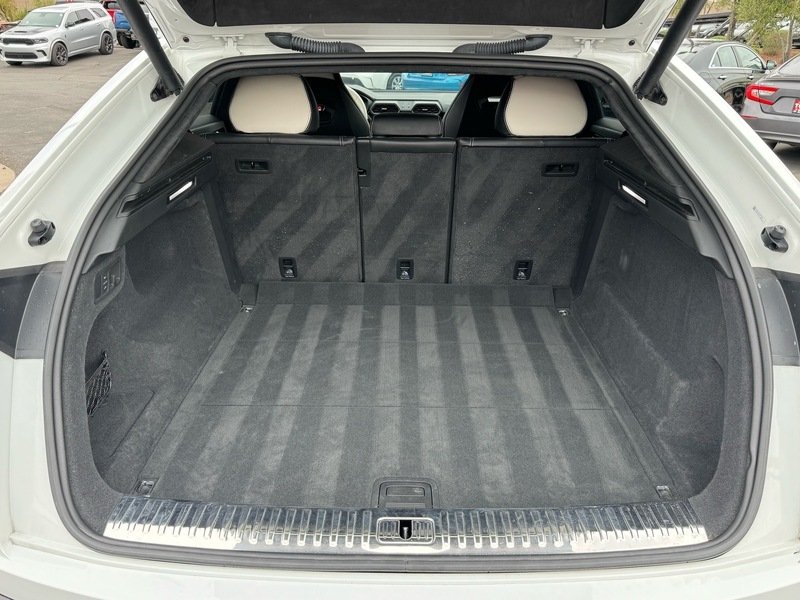 Used 2019  Lamborghini Base image 50