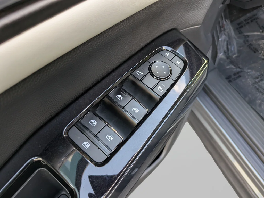 Used 2022 Gray Nissan SV image 20