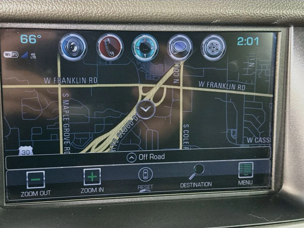 Used 2018 Silver Ice Metallic Chevrolet Premier image 14