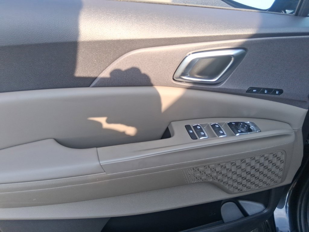 Certified Used 2026 Gray Kia EX image 10