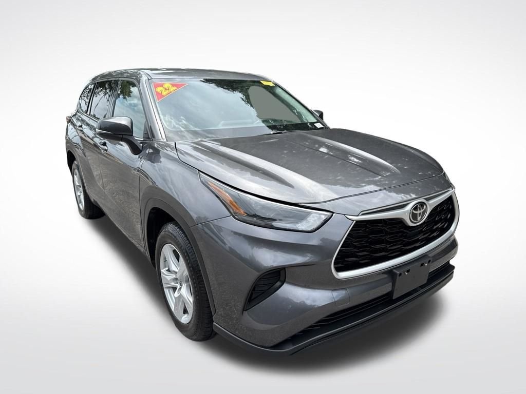 Used 2022 Gray Toyota L image 3