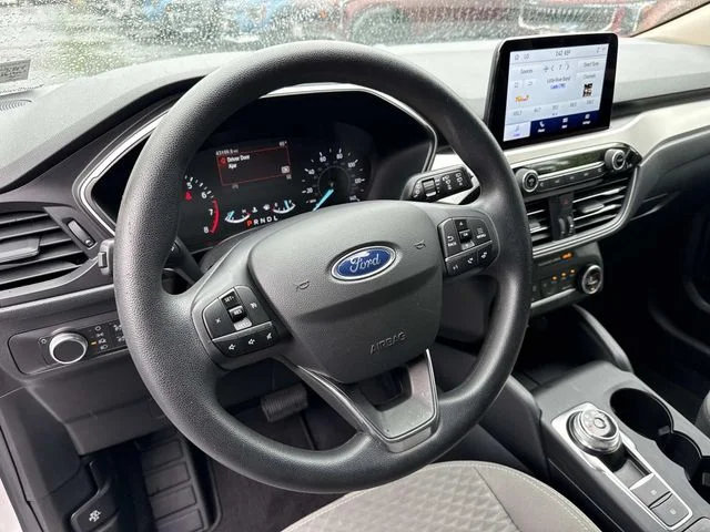 Used 2020 Silver Ford SE image 2