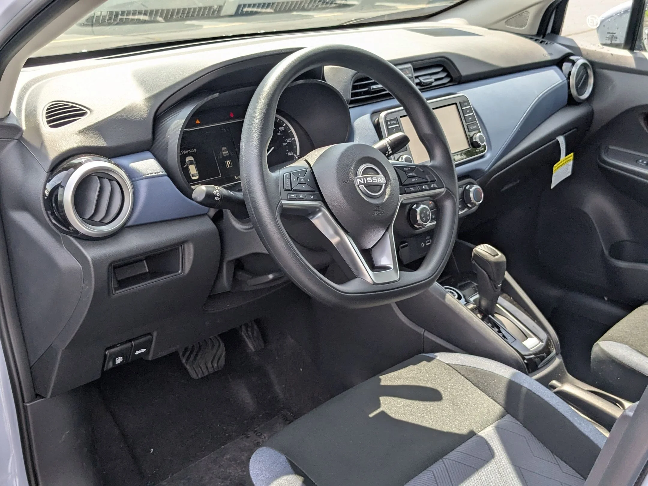 2025 Nissan Versa Sedan SV - Photo 10
