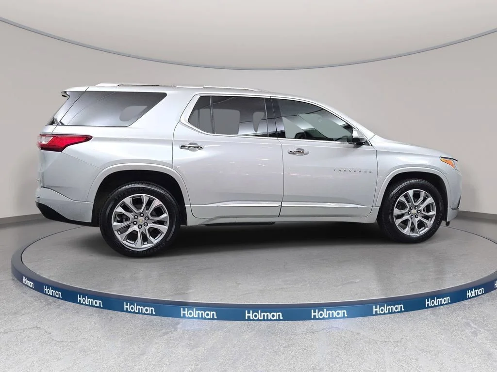 Used 2020 Silver Ice Metallic Chevrolet Premier image 5