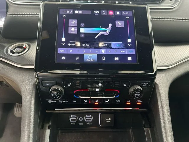 Used 2025 Black Jeep Altitude X image 18