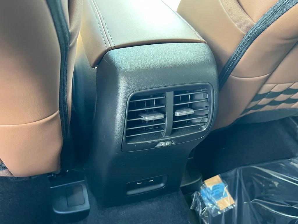 New 2026 Carbonized Gray Metallic Ford Outer Banks® image 17