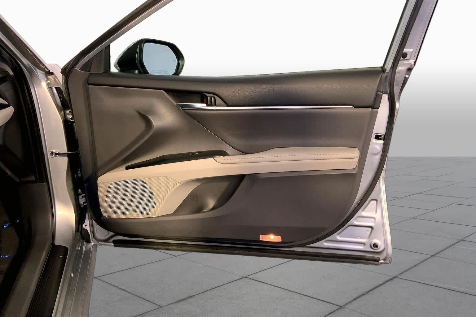 Used 2019 Celestial Silver Metallic Toyota XLE image 23