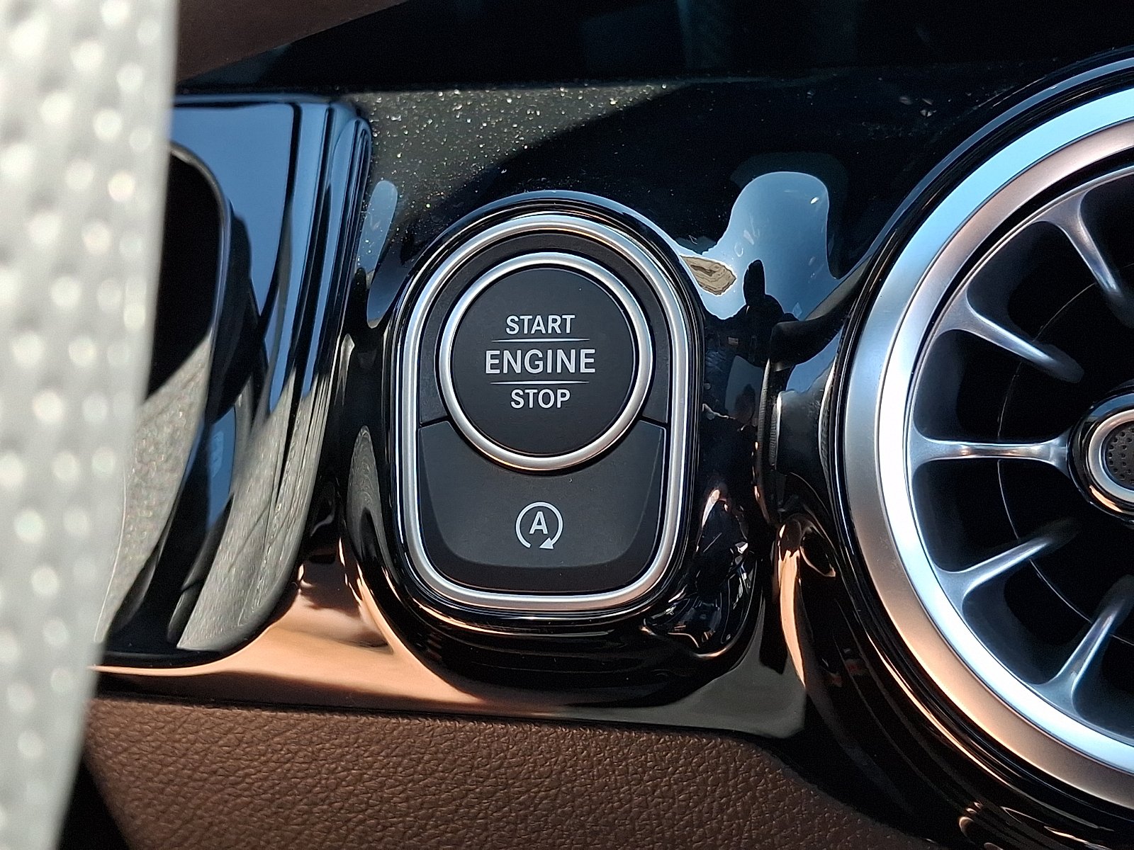 New 2026 Polar White Mercedes-Benz GLA 250 image 18