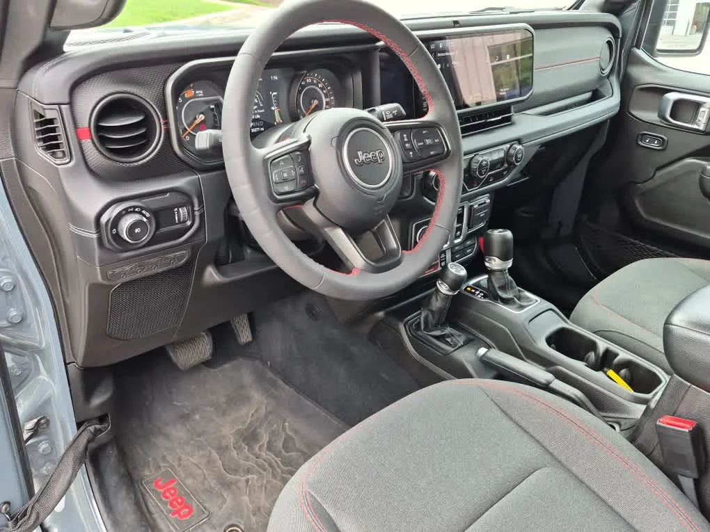 Used 2024 Anvil Clear Coat Jeep Rubicon image 9