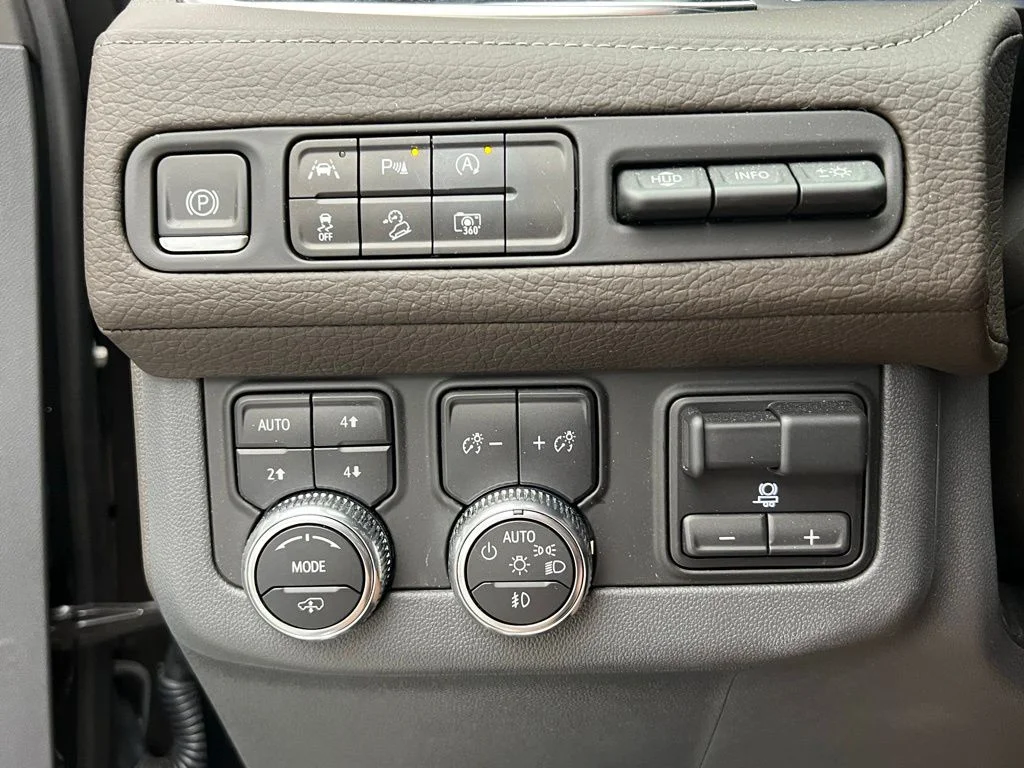 Used 2023 Black GMC Denali image 21