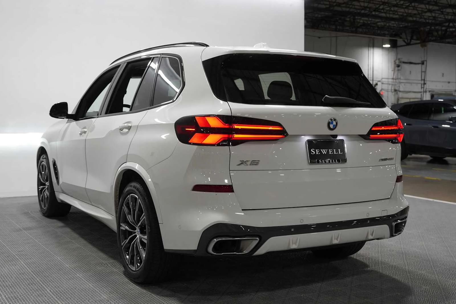 Certified Used 2025 Alpine White BMW xDrive40i image 6