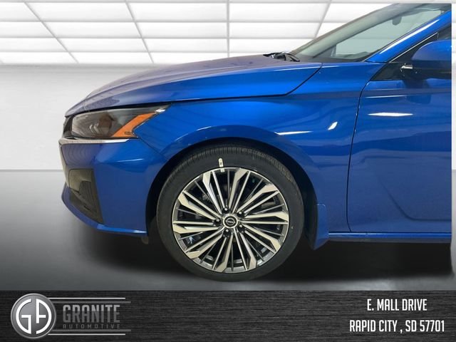 2025 Nissan Altima SL - Photo 11