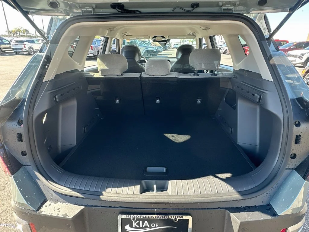New 2027 Iceberg Green Kia S image 23
