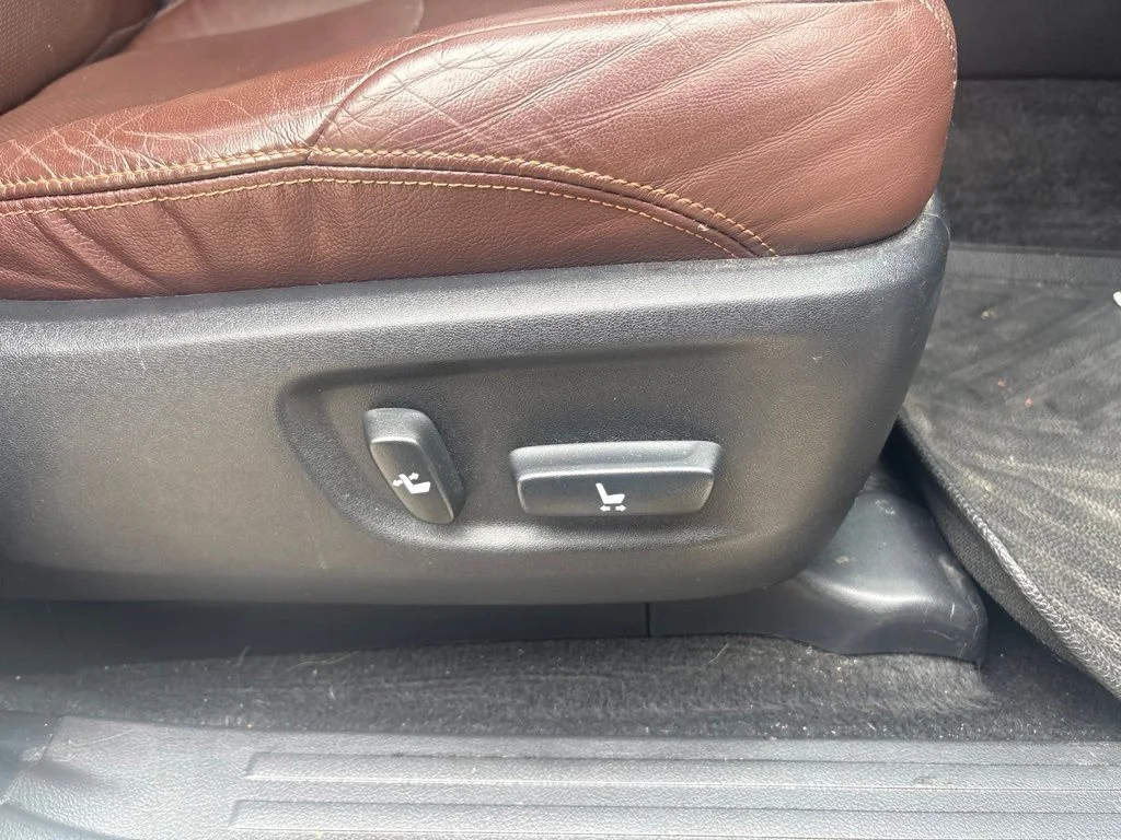 Used 2016 Silver Toyota Limited image 30