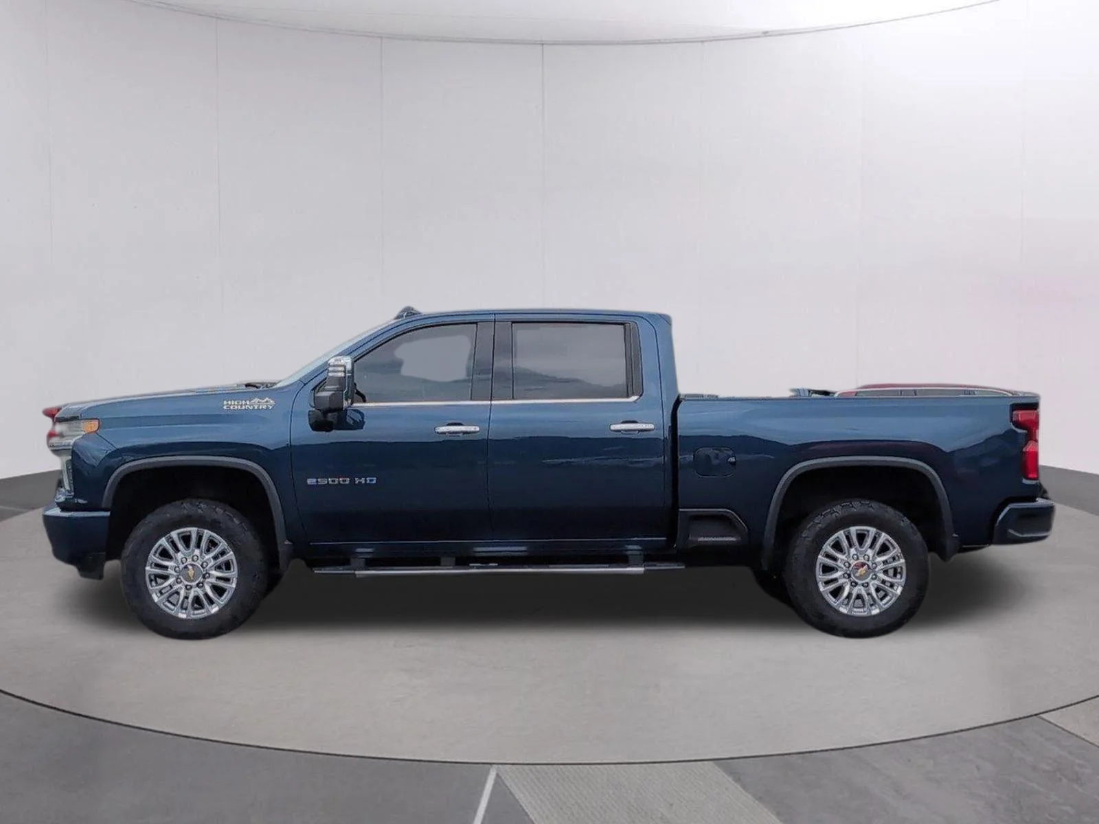 Used 2022 Northsky Blue Metallic Chevrolet High Country image 2