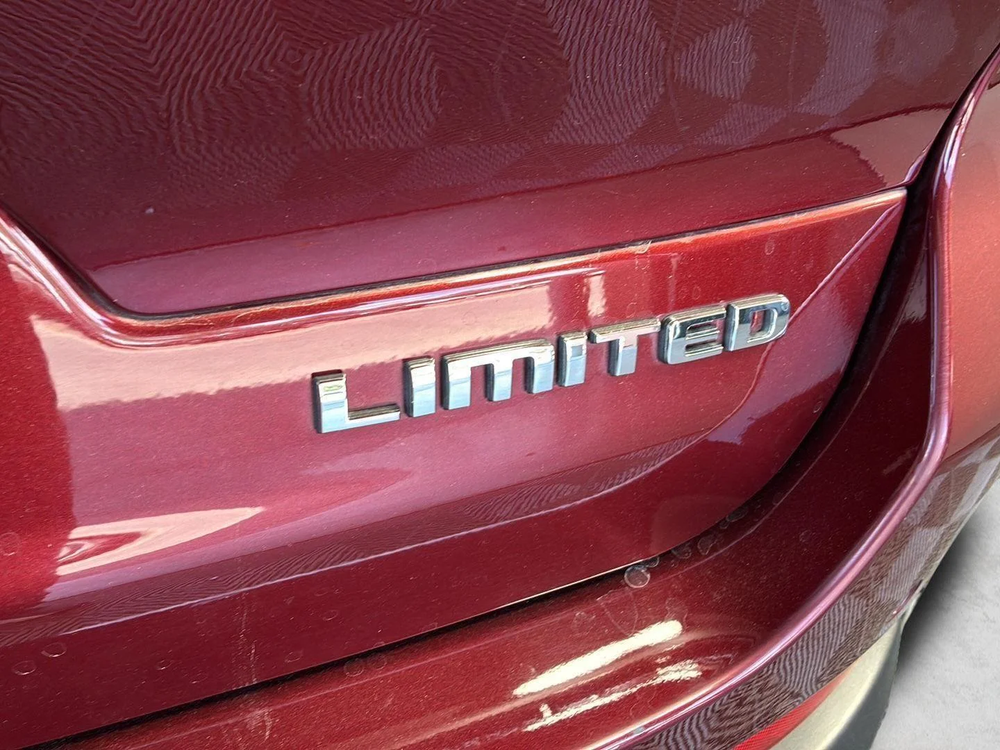 Used 2023 Velvet Red Pearlcoat Jeep Limited image 7