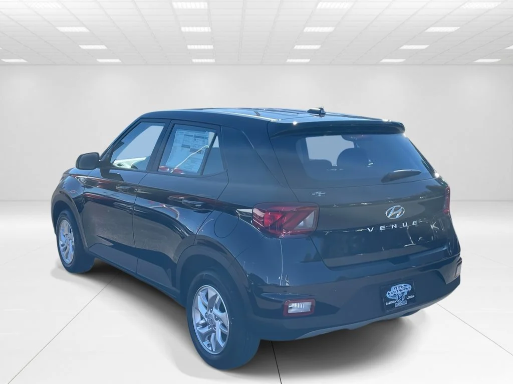 New 2026 Black Hyundai SE image 5
