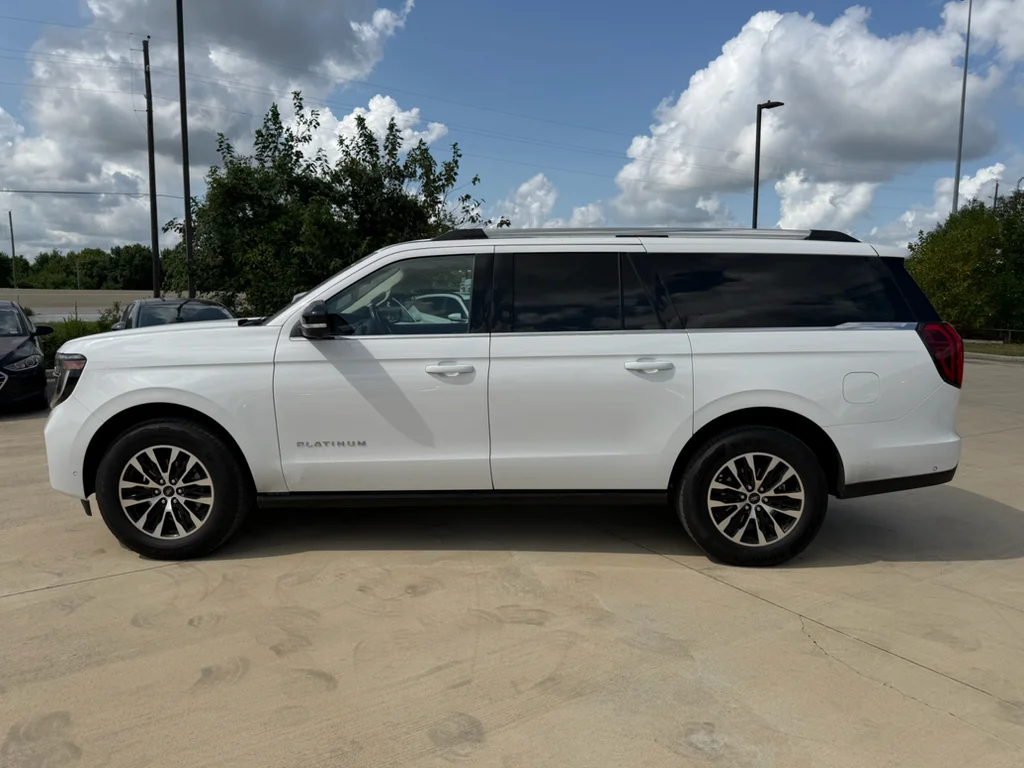 Used 2025 Oxford White Ford Platinum image 2