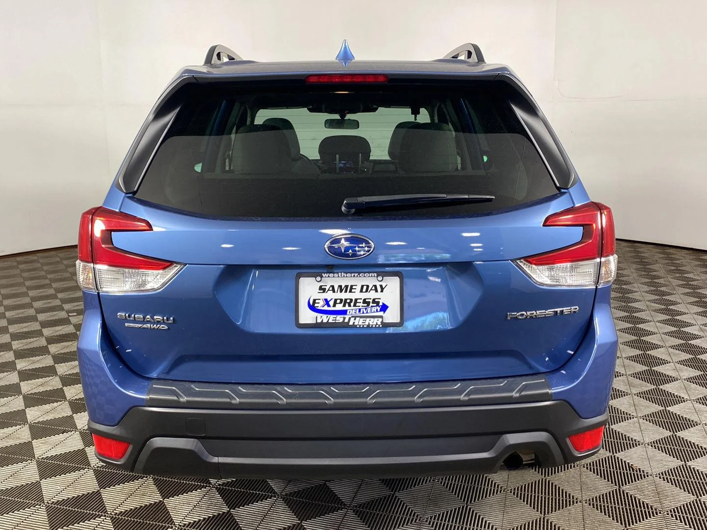 Used 2022 Horizon Blue Pearl Subaru Premium image 6