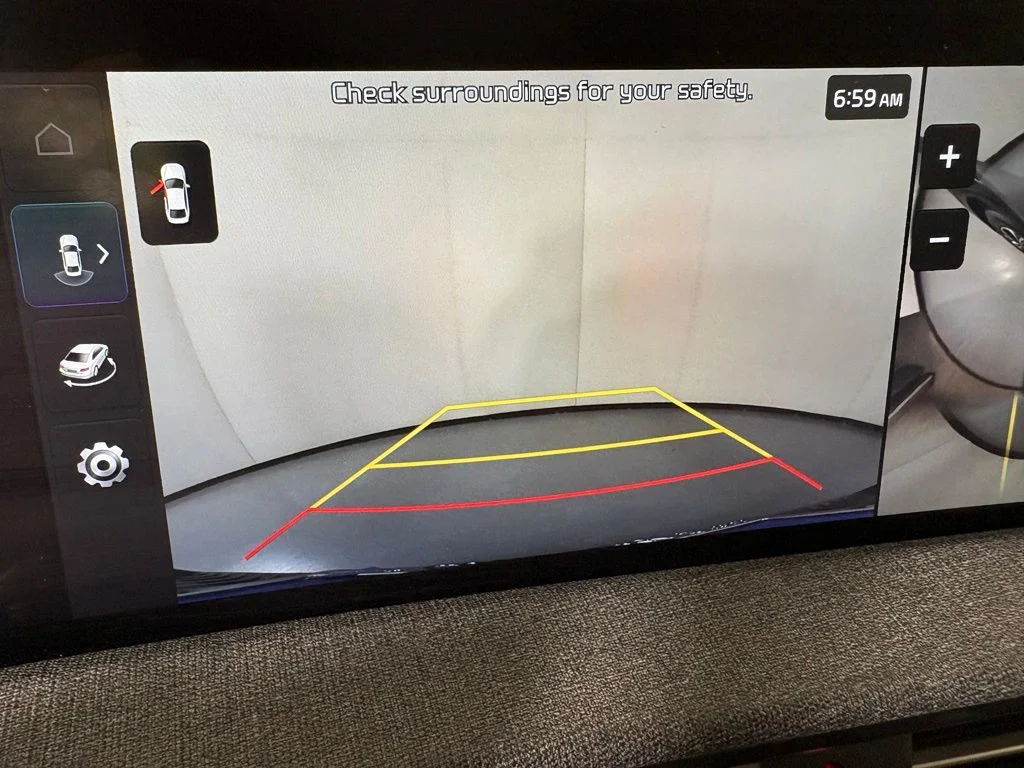 Used 2023 Gray Kia Wind image 32