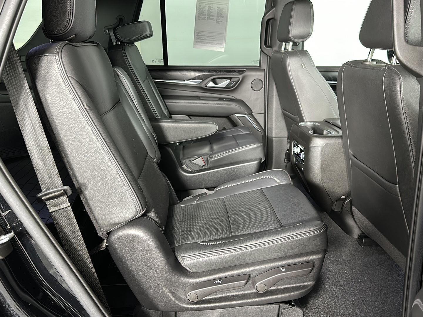 Used 2022 Onyx Black GMC Denali image 3
