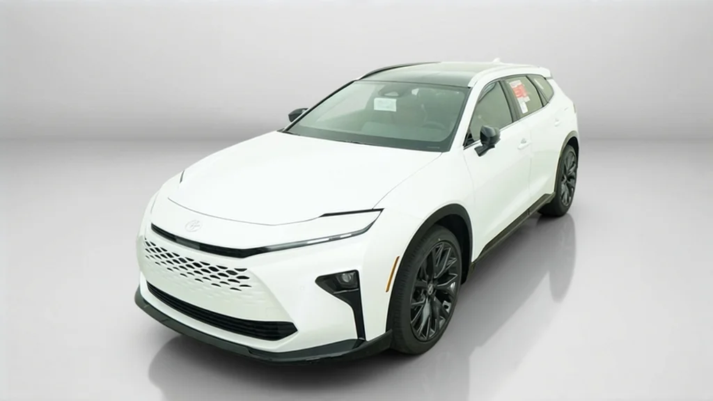 New 2026 Oxygen White Toyota Limited image 10