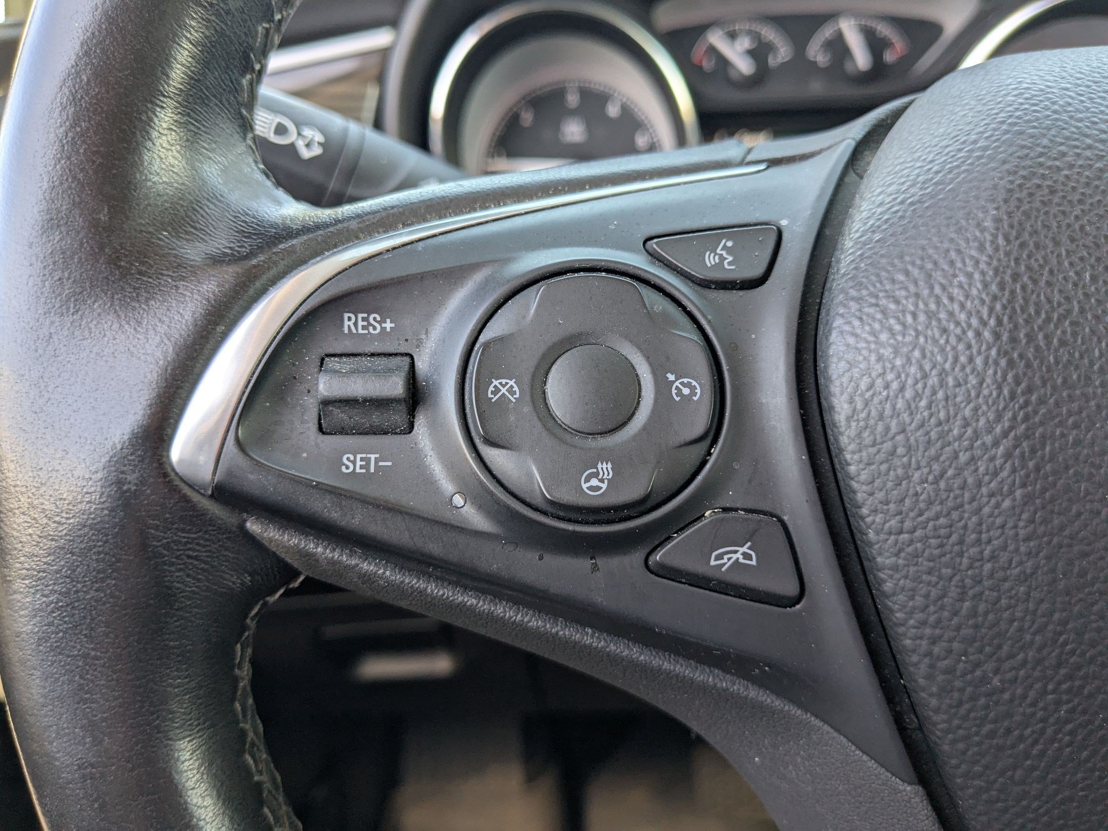 2020 Buick Envision Essence - Photo 17
