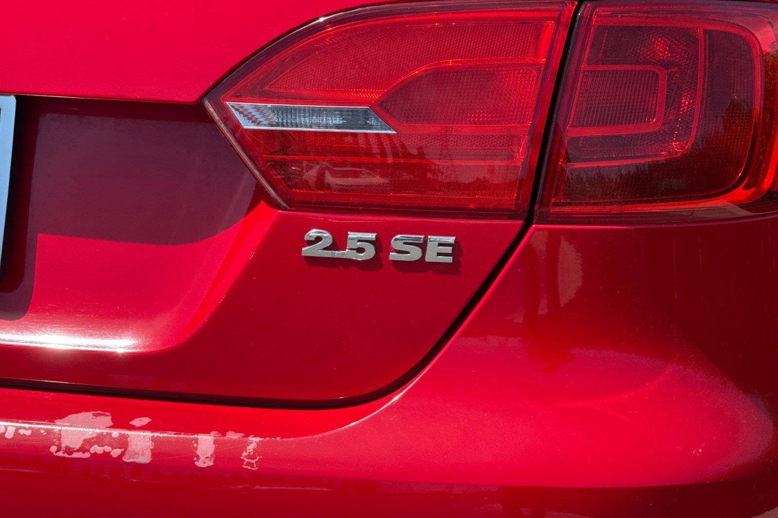Used 2013 Tornado Red Volkswagen SE w/Convenience image 22