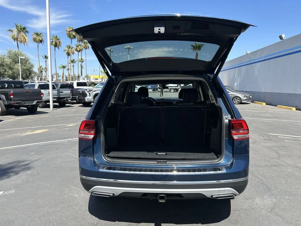 Used 2019 Blue Volkswagen SEL image 27