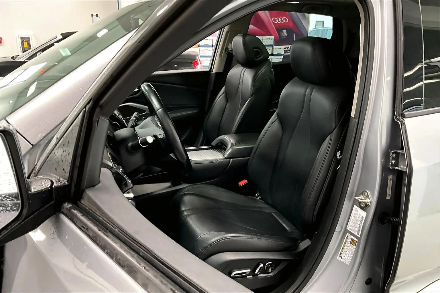 Used 2019 Lunar Silver Metallic Acura  image 9