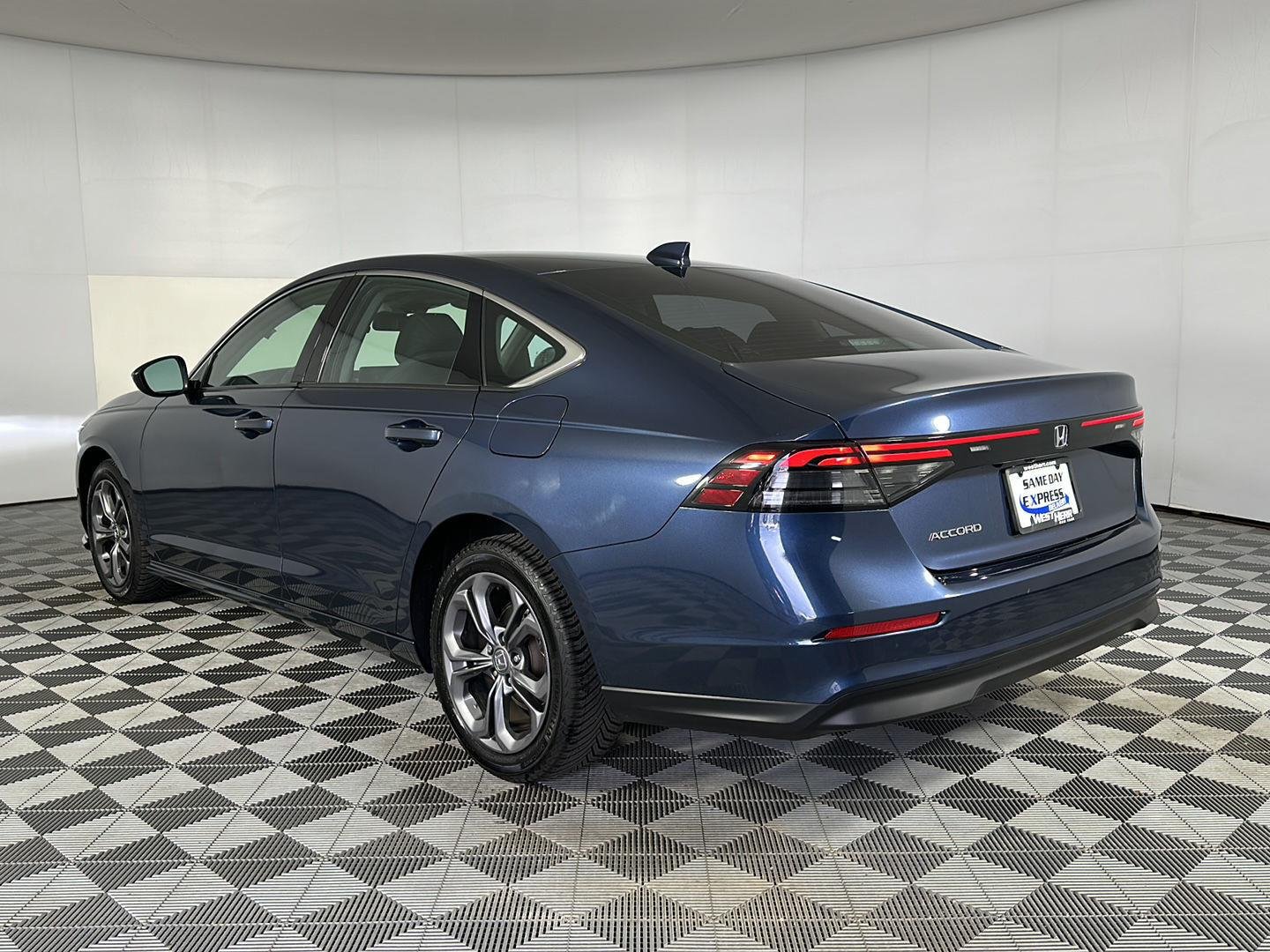 Used 2023 Canyon River Blue Metallic Honda EX image 19