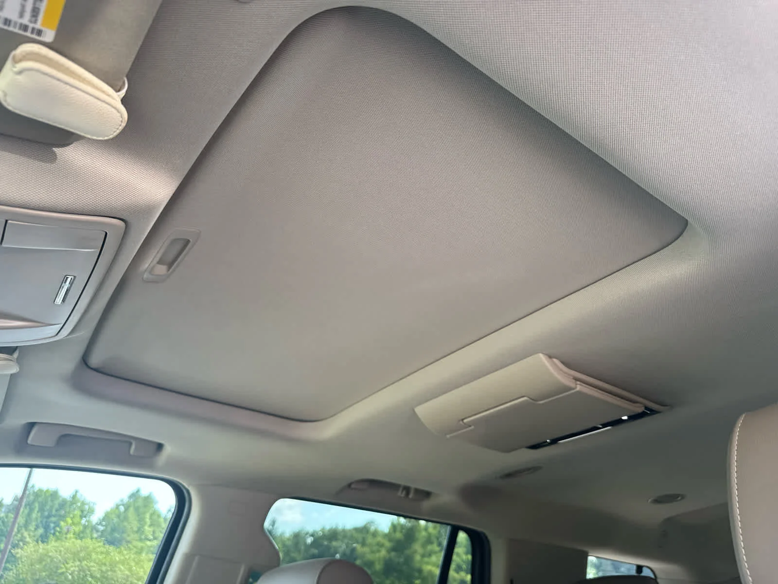 Used 2017 White Frost Tricoat GMC SLT image 9