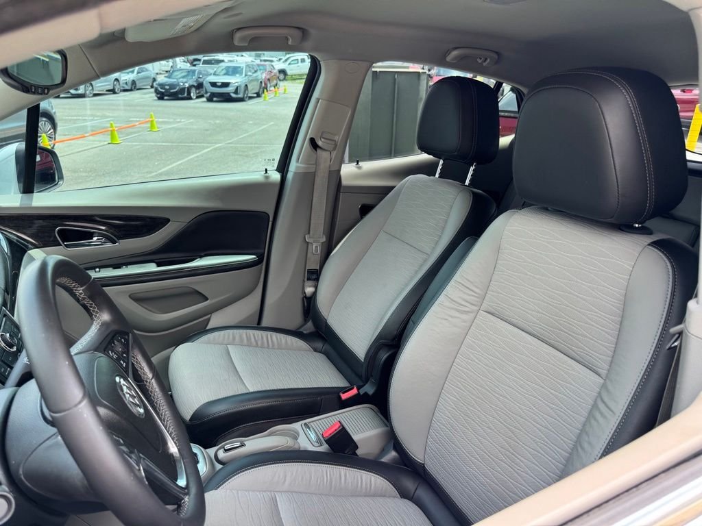 Used 2016 Silver Buick Base image 8