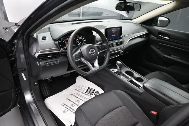 Used 2025 Gray Nissan 2.5 SV image 23