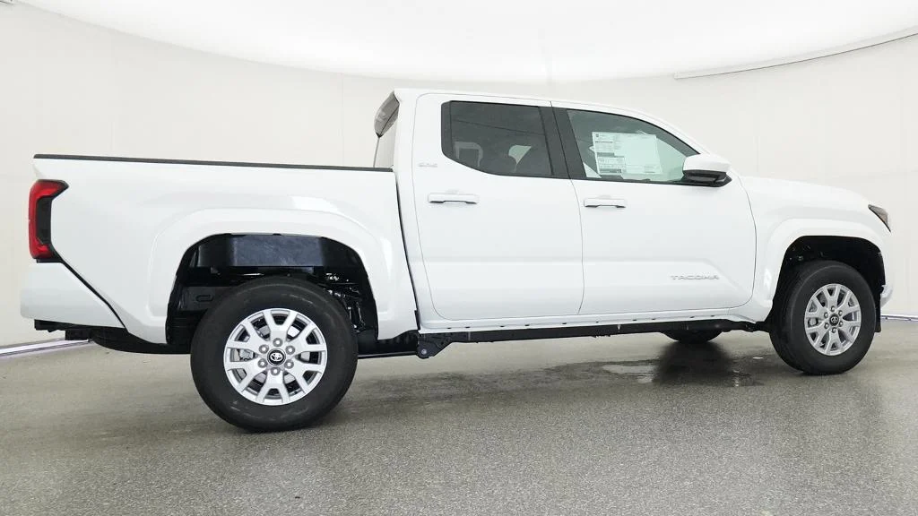 New 2026 Ice Cap Toyota SR5 image 15