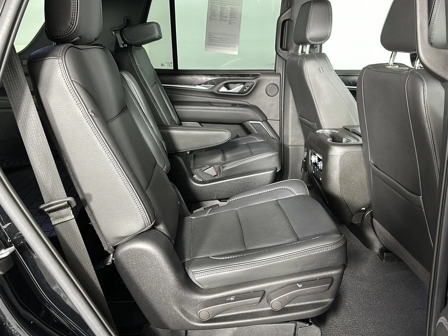 Used 2022 Onyx Black GMC Denali image 3