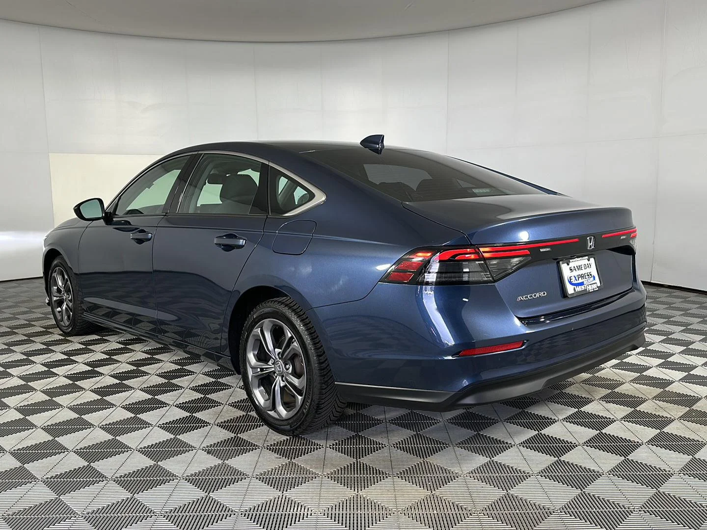 Used 2023 Canyon River Blue Metallic Honda EX image 19