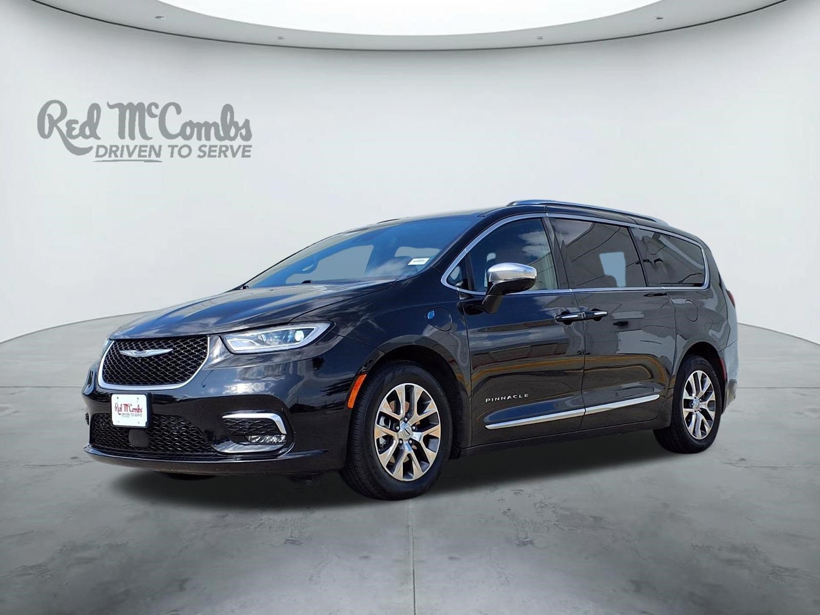 2023 Chrysler Pacifica Hybrid Pinnacle Hybrid's photo