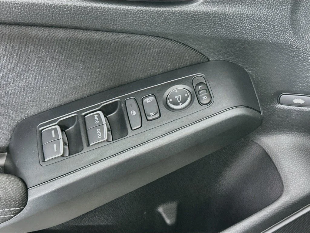 Used 2024  Honda Sport image 18